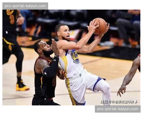 战术板：解析斯蒂芬·库里无球跑动如何撕裂联盟顶级防守